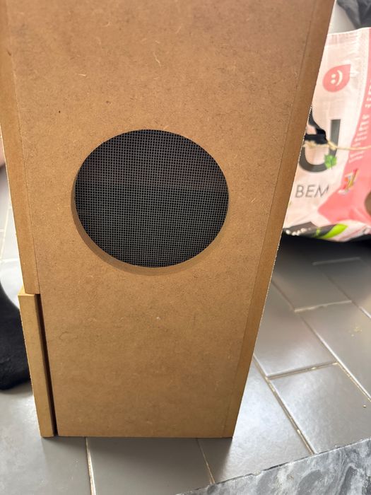 Maquina para passar comida dos passaros