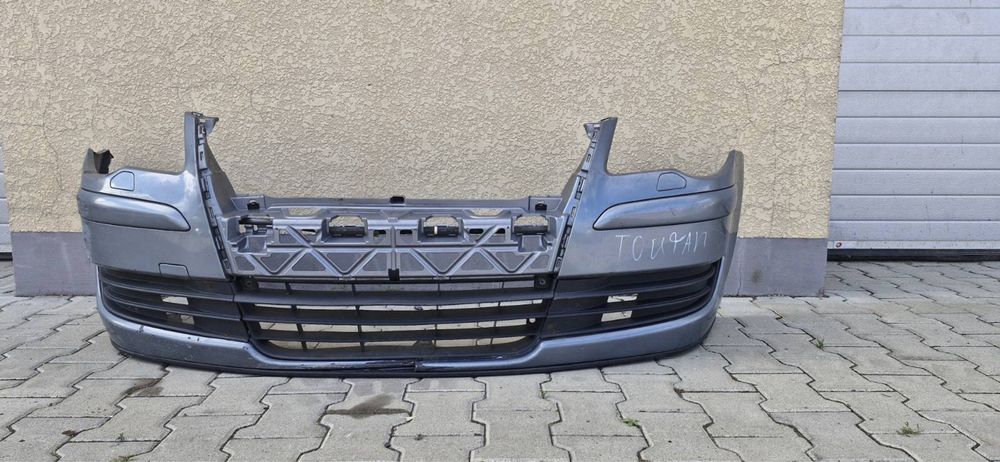 Передній бампер  VW Touran 2003-2015
