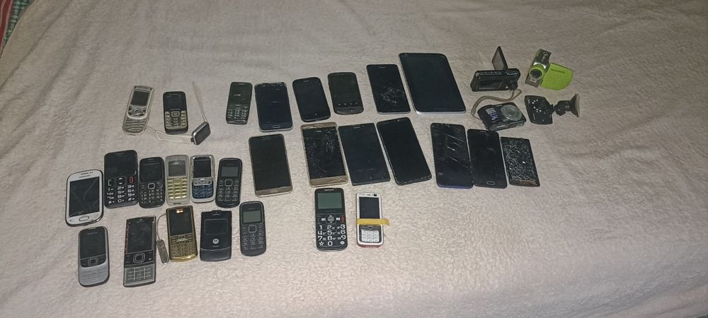 Телефоны на запчасти