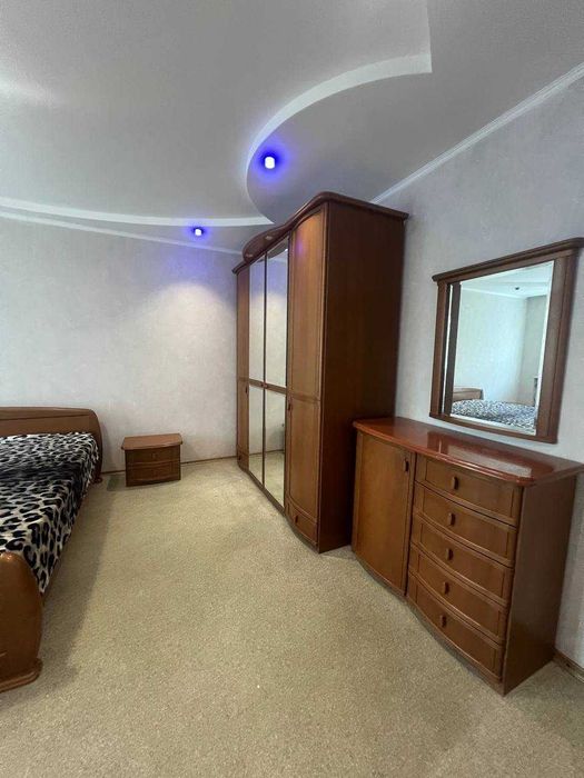 Продам 1 к кв Холодная гора 43 кв м Юрия Паращука дом 4 с ремонтом