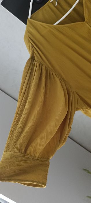 Сукня гірчичного кольору