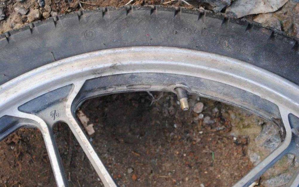 Колесо 18*1,85 в компл з 3.00-18 на мопед. Мото ЗЧ, запчастина.