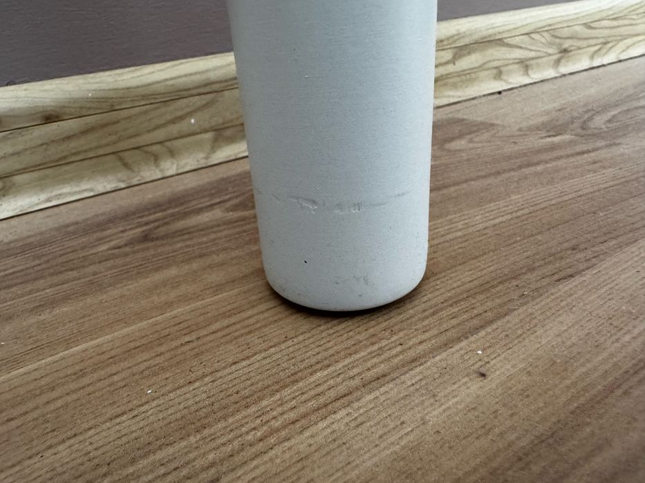 Białe biurko biała toaletka tonstad ikea