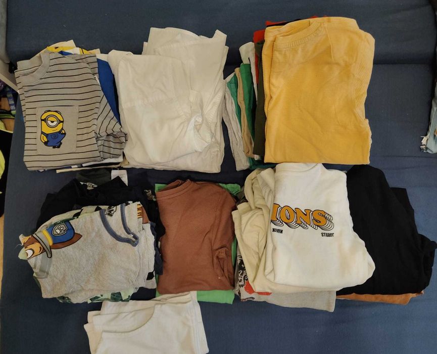 Mega paka ubrań dla chłopca, rozmiar 122-128, ok. 65 sztuk bluzy, koszule, piżamy