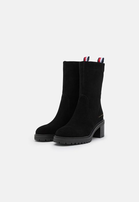 Botki zamszowe na niskim obcasie Tommy Hilfiger 37