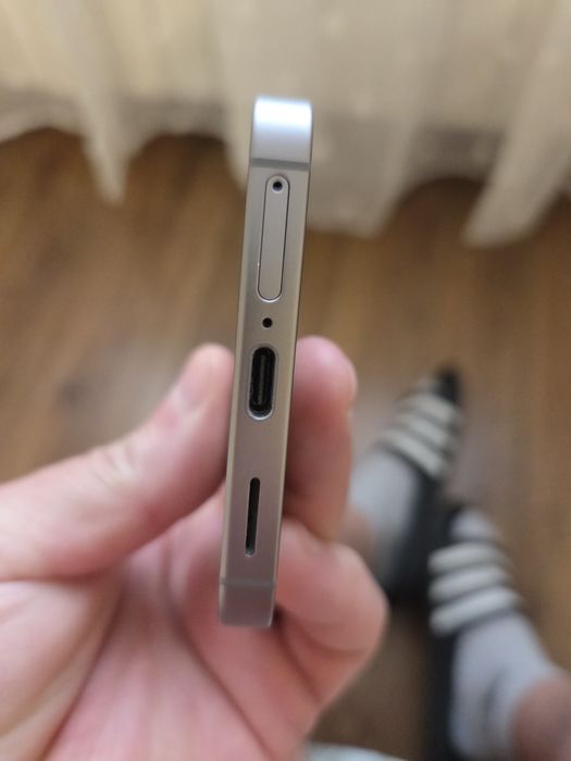 Samsung s25 jak nowy polecam