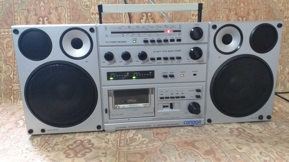 Radiomagnetofon Condor