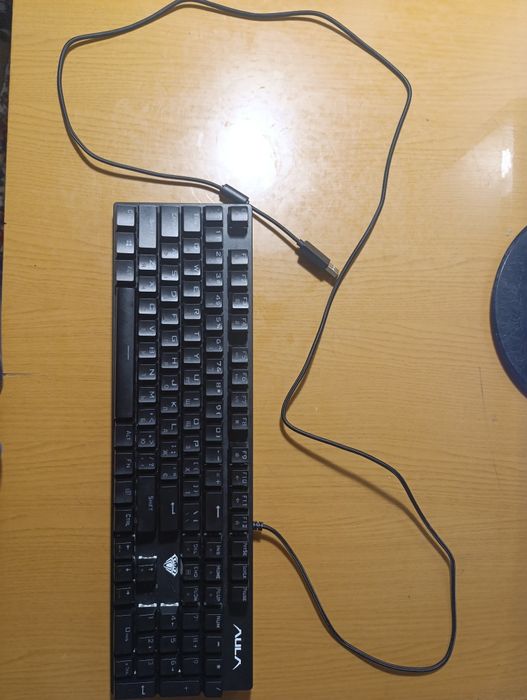 Бюджетна механічна клавіатура Aula S2022