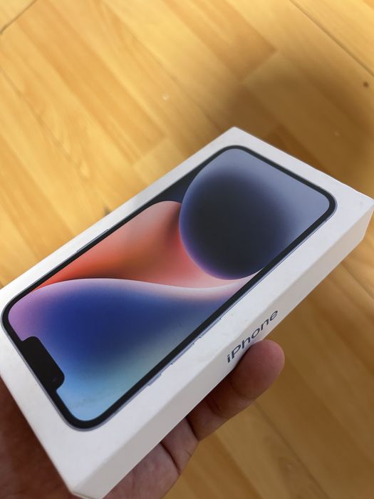 Iphone 14 azul.
