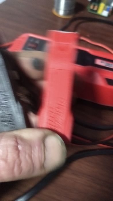 Зарядний пристрій 8шт під ремонт