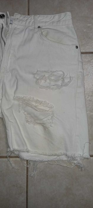 Calções Bershka tam. 40 (Brancos)