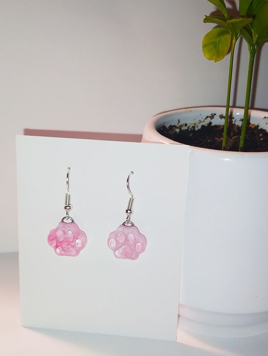 Kolczyki z żywicy - kocia łapa