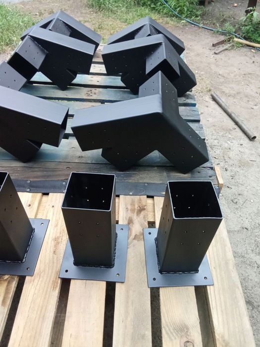 Альтанка з дахом кріплення для брусу