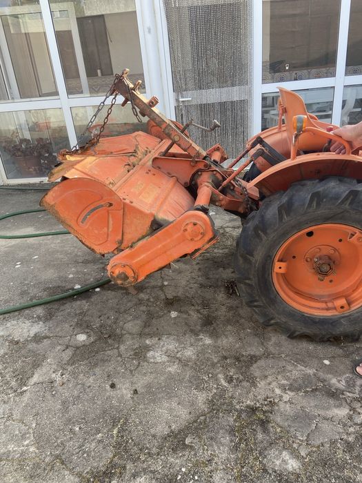 Trator  Kubota B7001