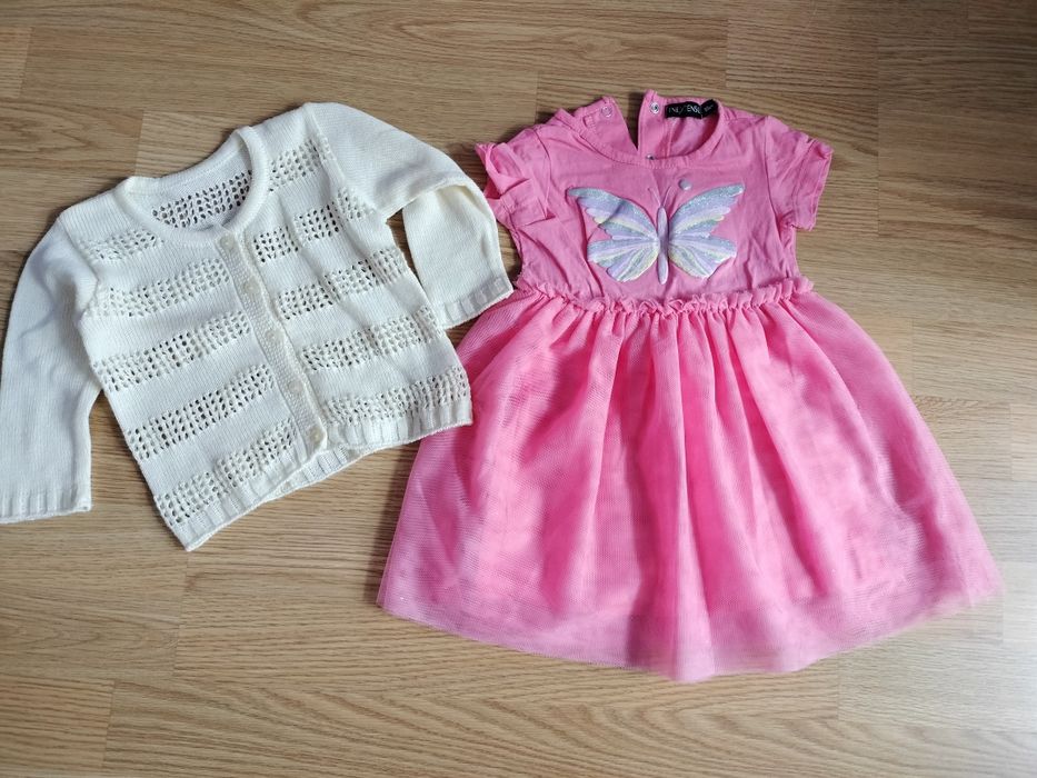 Zestaw ubranek dla dziewczynki w rozmiarze 80