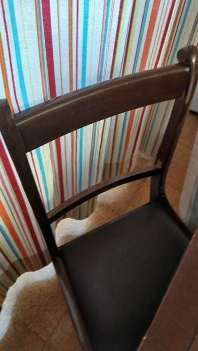 Conjunto Mesa de Jantar 6 Lugares - Madeira Escura- Estilo Clássico
