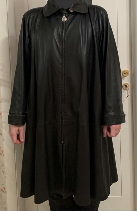 Продам жіночий шкіряний плащ
