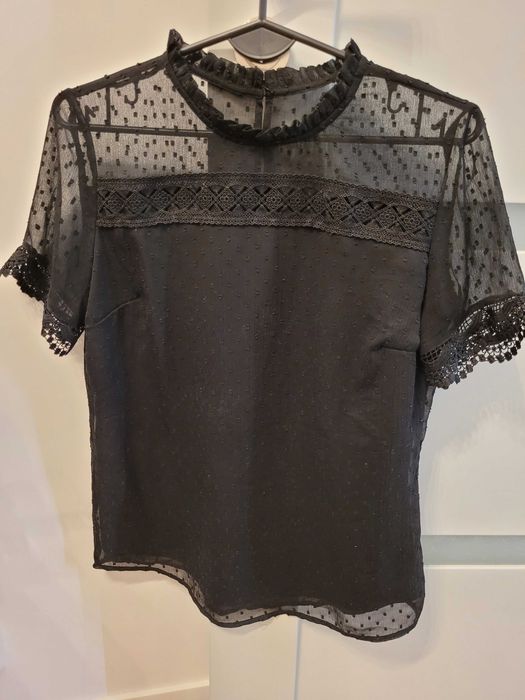 Elegancka czarna bluzka z koronką, r. 36