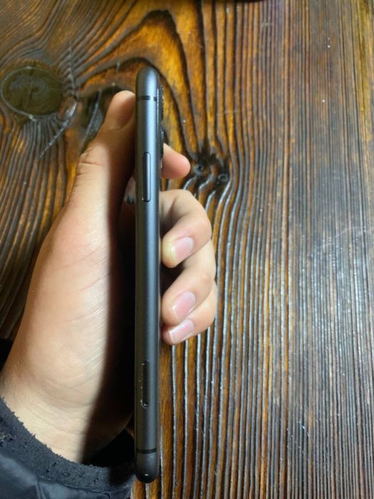 Продам 11 айфон 128