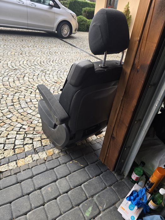 Siedzenia fotel wnętrze  podsufitka boczki kanapa tył vito 447