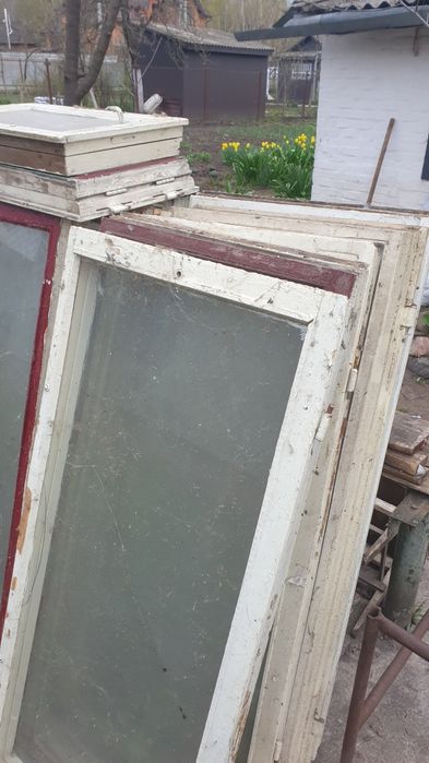 Безкоштовно віконні рами зі склом