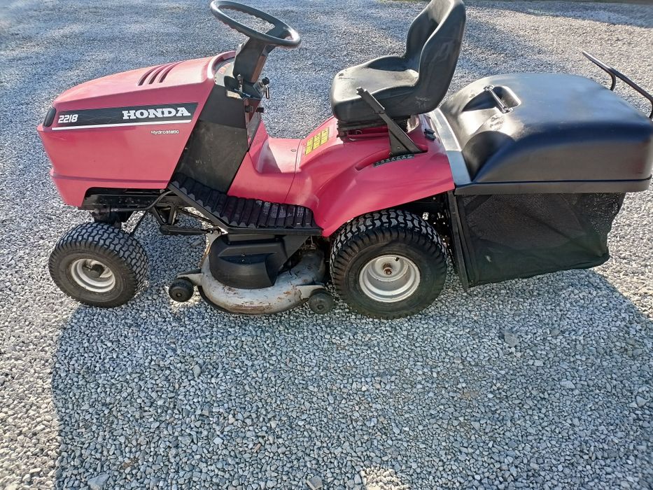 Traktorek kosiarka Honda 2218