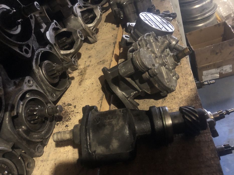 Вакумний насос Шкода пассат б5 Октавія, Гольф 4, Толедо, Ауді А3