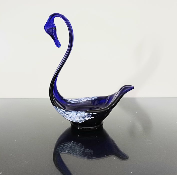 Szklany łabędź - bombonierka  - Vintage