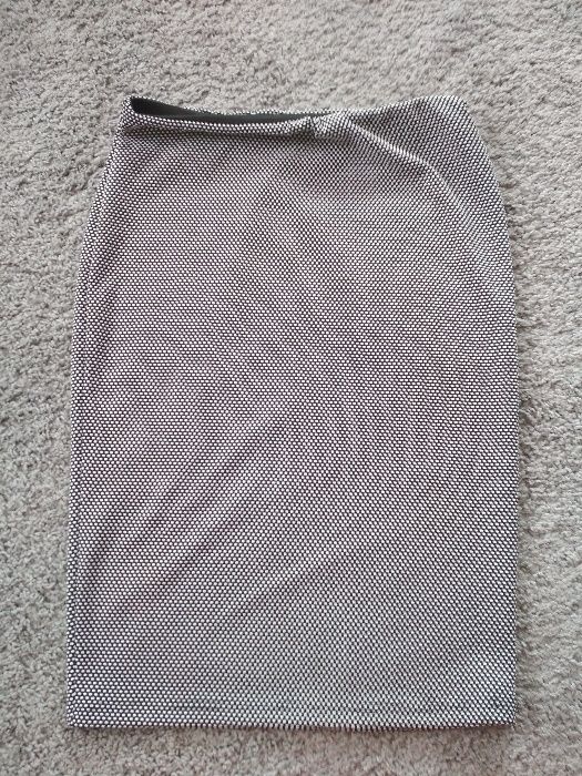 Elegancka spódnica w rozm. L