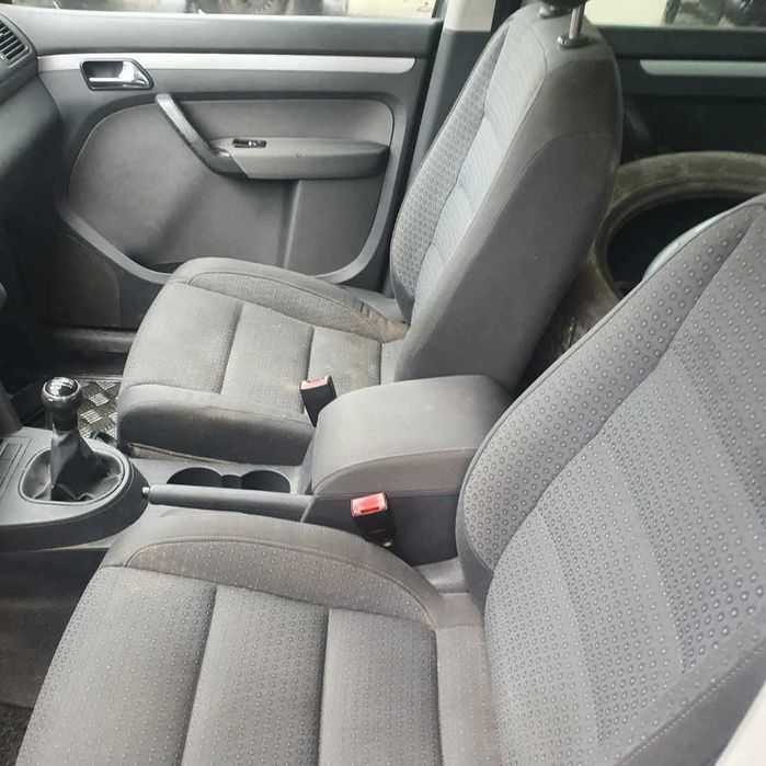 Volkswagen Touran 1.6 FSI kod lakieru LD7X, manual  na części