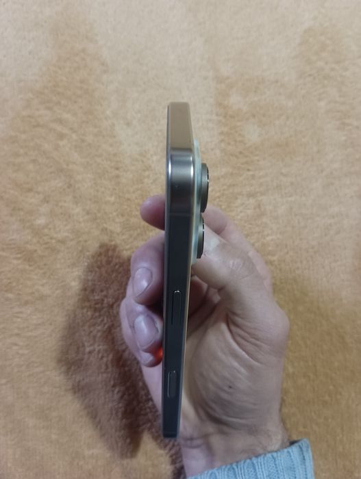 iPhone 16 pro 256GB Desert