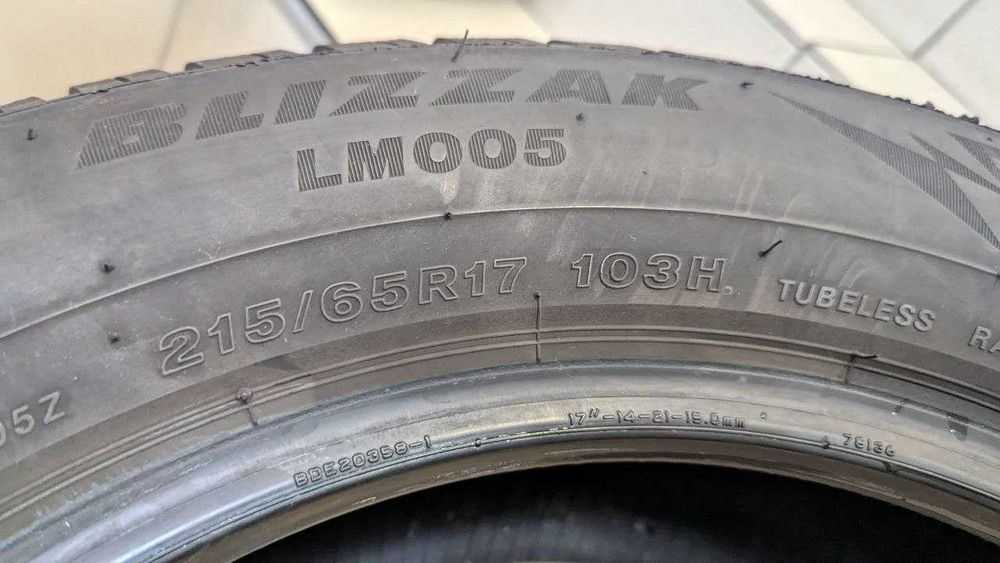 Шини 215/65 R17 103H Bridgestone Blizzak LM005