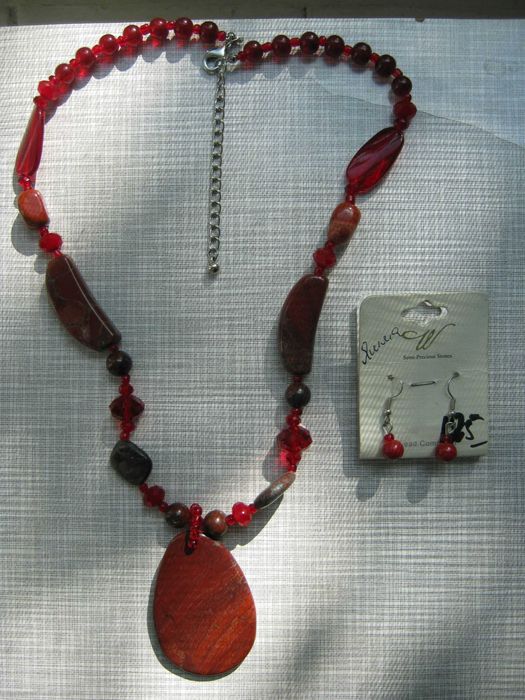 Бижутерия (кулон, серьги)