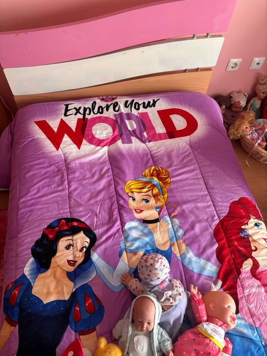 Conjunto cama , mesa de cabeceira e camiseiro