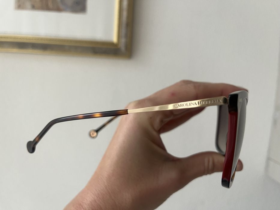 Сонцезахисні окуляри Carolina Herrera , Carrera