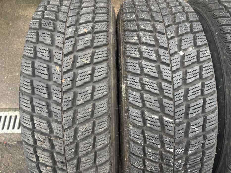 Zimowe opony  215/70/16 Nexen