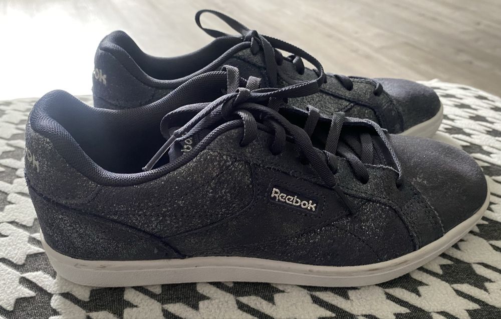 Buty sportowe adidasy Reebok rozmiar 38 granatowe połyskujące