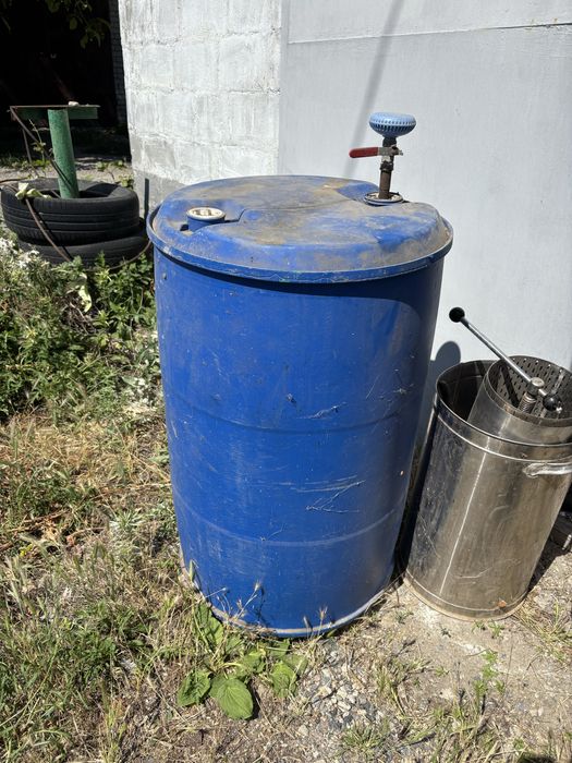 Бочка пластиковая душ летний на дачу 150 литров