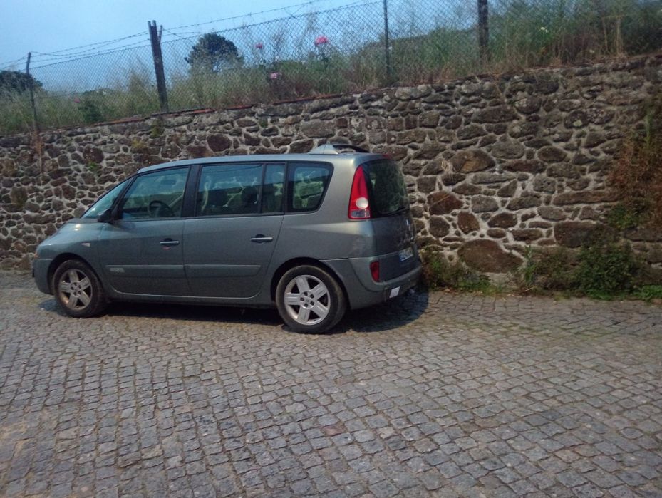 Carrinha  GPL sete lugares Renault Espace