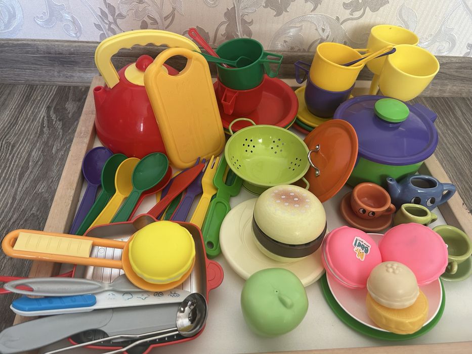 Іграшковий посуд, кухонне приладдя дитяче