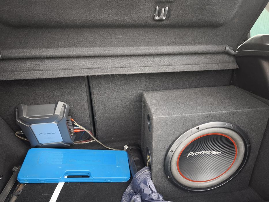 Subwoofer e amplificador