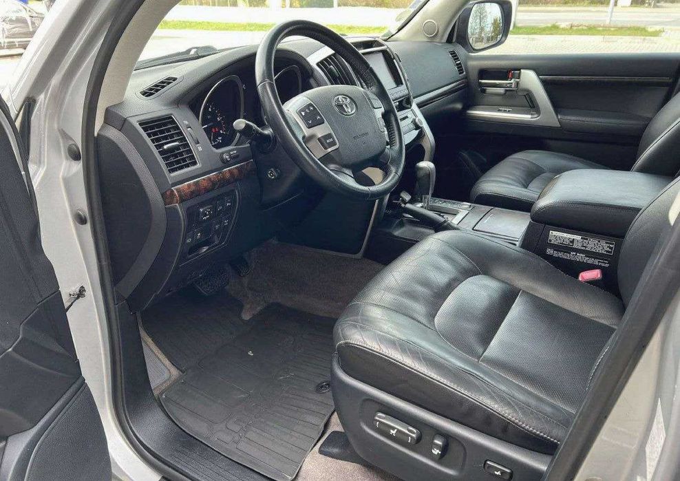 АВТО З ЕС Toyota Land Cruiser 200 4.5 Дизель, Обслужена. Без ДТП. Мрія