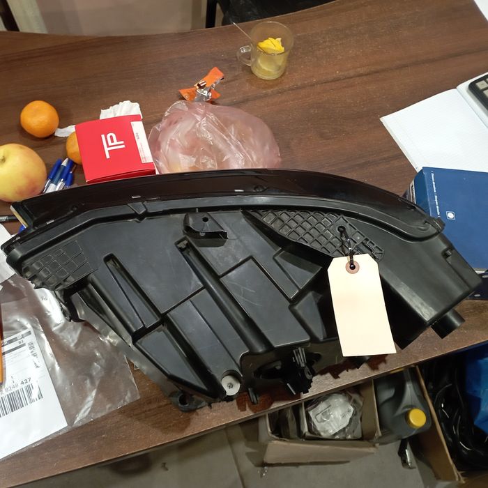 Фара права ліва  BASE Jeep Grand Cherokee WL 22-