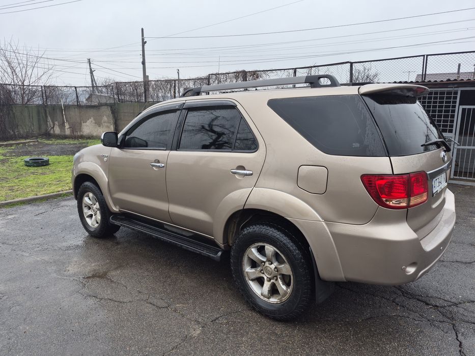Toyota Fortuner 4L
