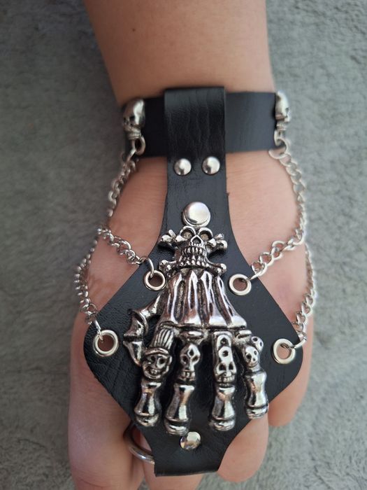 Skórzana bransoleta na rękę