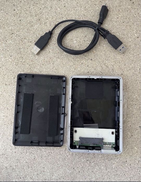 Obudowy na dysk 2,5’  port usb 3.0