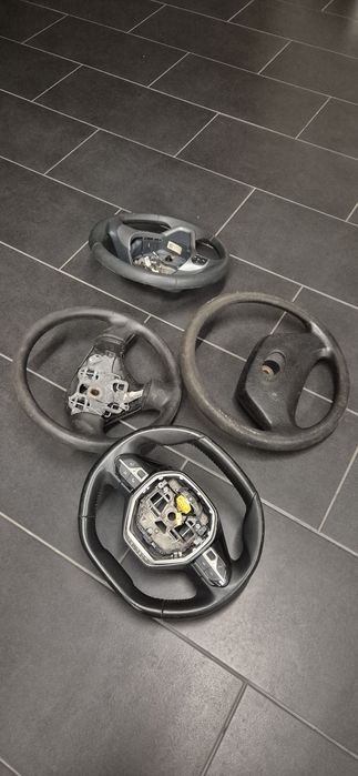 Vários volantes Ford, land rover, Peugeot