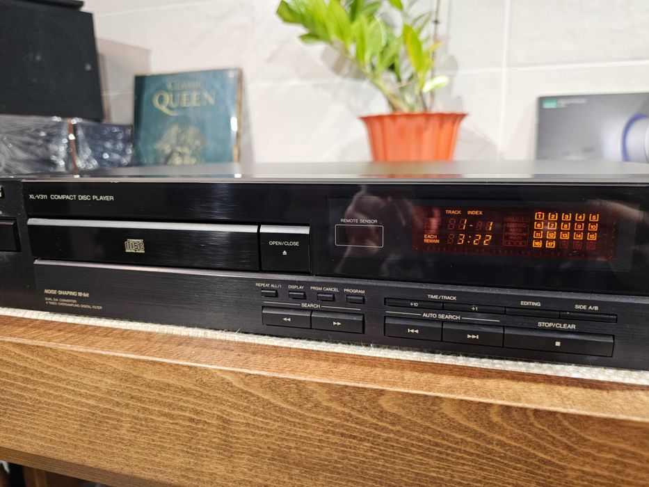 CD-програвач JVC XL-V311BK 18-біт