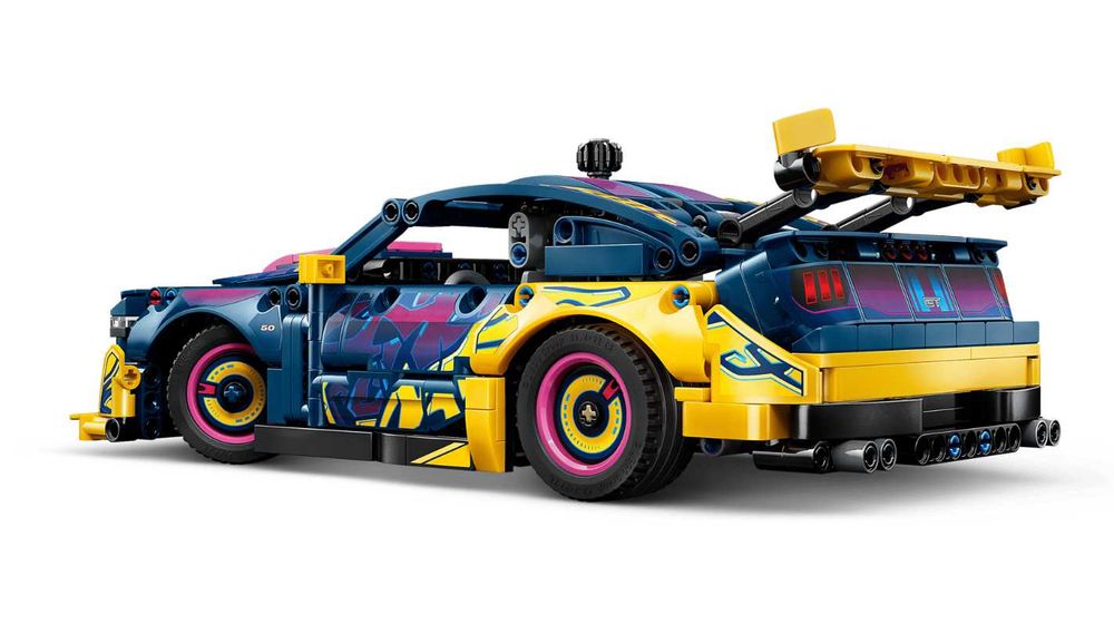 Klocki LEGO Technic 42236 Warsztat tuningowy: samochód Ford Mustang GT