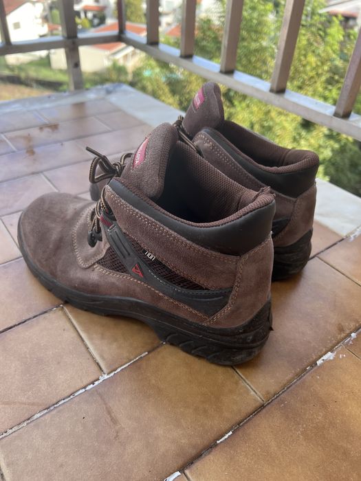 Botas / sapatos para telecomunicações e outros trabalhos em obras